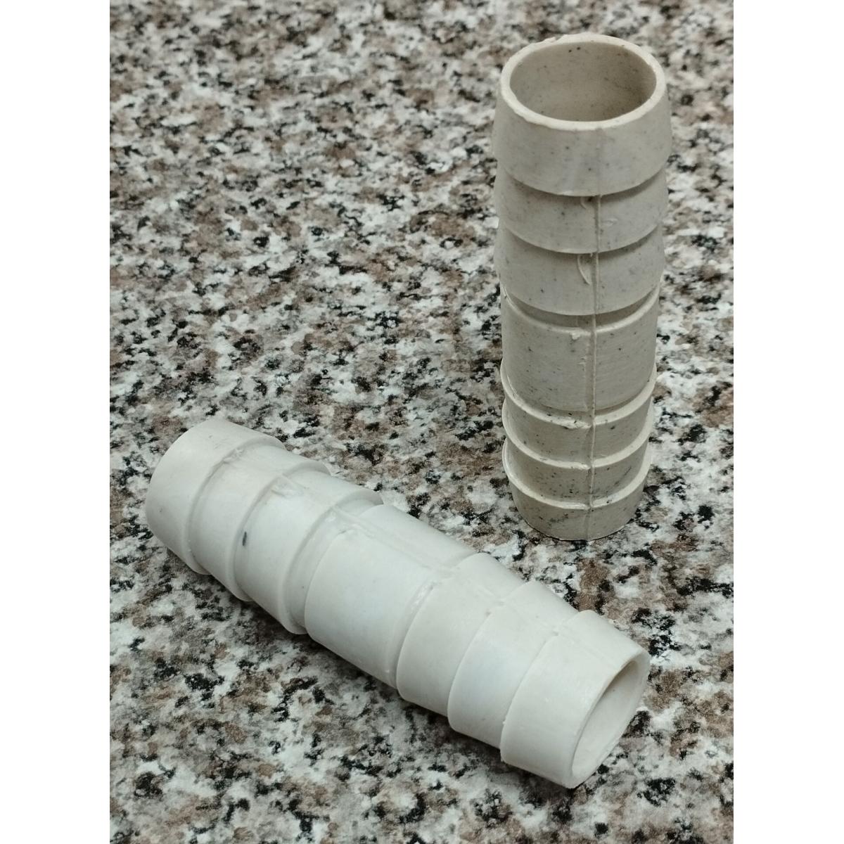 Соединитель пласт.(для сливного шланга) 25*25